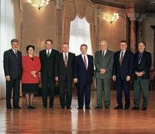 Es zeigt die bundesrätinnen und bundesräte sowie den bundeskanzler als ensemble. Swiss Federal Council Wikidata