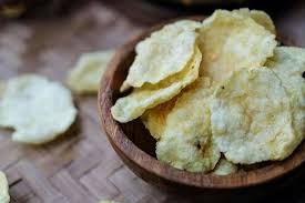 Nah untuk kamu yang sedang mencari cara membuat emping melinjo, sebaiknya simak ulasan berikut karena saya akan memberikan resep emping melinjogurih dan renyah. Tips Rahasia Goreng Emping Melinjo Agar Tak Terlalu Pahit Wajib Coba Cakapcakap