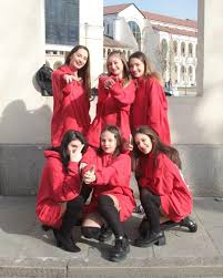 Fiecare va putea fi un personaj costumul din la casa de papel este perfect pentru tine dacă ești fanul acestui serial care a devenit unul dintre cele mai urmărite seriale de pe netflix. Ø´Ø§ÙˆØ± Ø¨Ø°Ù„Ùƒ ØªÙˆØ³ÙŠØ¹ Costume Casa Del Papel Findlocal Drivewayrepair Com