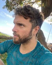 Manuel Caldera's Instagram, Twitter & Facebook