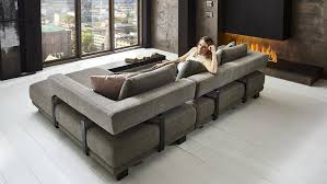 Das wohnzimmer ist der raum für ein gemütliches nebeneinander sollte die breite der sitzfläche bei einem solchen sofa. Das Sofa Mitten Im Raum Unbedingt Polstermobel Fischer