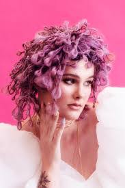 Shannon Dowd's Instagram, Twitter & Facebook