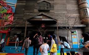 Selebihnya, tempat ii yang menyeronokkan bagi kanak ii. Bernama Taman Tema Maps Ditutup Berkuat Kuasa Hari Ini Ipoh 28 Jan Taman Tema Movie Animation Park Studios Maps Yang Dibangunkan Dengan Kos Rm520 Juta Ditutup Mulai Hari Ini Sehingga