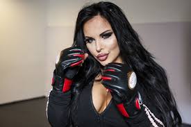 Popularna esmeralda do występu na fame mma. Fame Mma 3 Monika Esmeralda Godlewska Szykuje Tajna Bron Na Walke Z Marta Linkiewicz Zobaczcie Zdjecia Z Treningu Polskatimes Pl