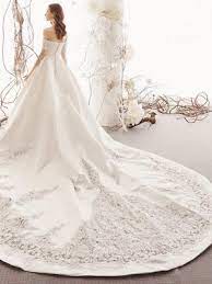 Bei uns findest du zahlreiche liebevoll gebrauchte brautkleider, die auf eine weitere zukünftige braut warten, die sie beglücken dürfen. Brautkleid Prinzessin Hier Findest Du Eine Grosse Auswahl An Kleidern