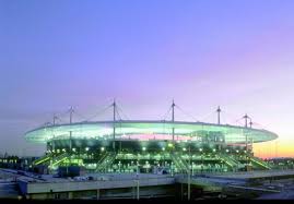 Ces jeux se dérouleront dans des monuments emblématiques et des lieux culturels et sportifs situés sur les berges de la seine. Un Toit Pour Le Stade De France Ostadium Com