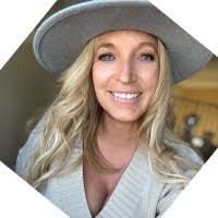 Christina Toombs's Instagram, Twitter & Facebook