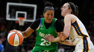 Caitlin Clark returns to Iowa in Fever's preseason game against Brazil  despite leg injury | FOX 56 News