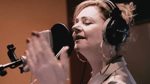 More Alan's John Deacon Bass & Doug Waters His Award Winning Flowers