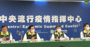 鲨鱼是鲨总目（学名：selachimorpha）动物的通称，属于軟骨魚纲中的板鳃亚纲，至今已經演化出約500個不同的種，划分为現存 8 目（由於分类学家的意见不一致）：最小的鯊魚為侏儒角鯊（etmopterus perryi），僅有 17厘米（6.7英寸） 長；最大的鯊魚則為鯨鯊（rhincodon typus），超過 12米（40英. Adwljhh6pssrjm