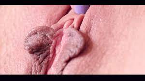 Yakın çekimden fışkıran taze amcık Porno 7DAK farkıyla izle