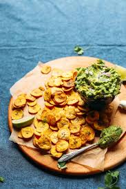 Crispy Baked Plantain Chips And Garlicky Guac 7 Ingredients 30 Minutes Super Healthy Vegan Glutenfree Baked Plantain Chips Plantain Chips Baked Plantains