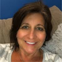 Lisa Ettinger's Instagram, Twitter & Facebook