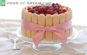 Em uma forma de bolo desmontável, coloque no fundo um disco de bolo, depeje metade da mistura de creme, coloque outro disco e a outra metada do creme. Cake Tiramisu Ricette A Casa Come Cucinare La Famosa Torta Tiramisu Ricette A Casa Trucchi