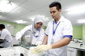 Pegawai farmaseutikal medical underwriter di syarikat insurans eksekutif perhubungan perubatan eksekutif jualan instrumen/ bahan kimia penyelidikan & diagnostik usahawan dan wartawan kesihatan. Teknologi Makmal Perubatan Kerjaya