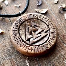 Valknut-Anhänger mit Runen