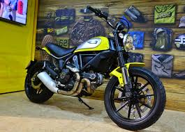 With the bike's popularity soaring, it was only fitting that ducati presented the scrambler in a totally different light at the upcoming motor bike expo in verona, italy. Ducati Scrambler 2015 Wikipedia