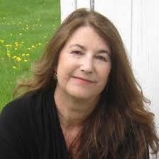 Liz Penney's Instagram, Twitter & Facebook