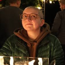 We had a little reunion. 🥰 30 years later and my Mrs. Doubtfire family  still feels like family.