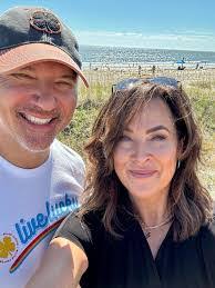 Toni Comstock's Instagram, Twitter & Facebook