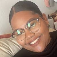 Alexis Colter's Instagram, Twitter & Facebook