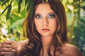 Holly Eve's Instagram, Twitter & Facebook