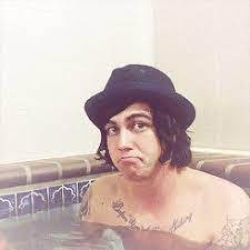 Pin By Cecilia Hoggatt On Sleeping With Sirens Kellin Quinn Sleeping With Sirens Quinn