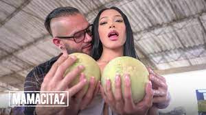 Spetterende Latina Rebecca Johnson Maakt Haar Debuut Met Harde Seks -  Pornhub.com