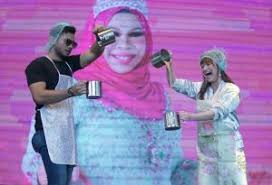 Redza rosli, julia farhana marin, fizz fairuz, ayda jebat, zarina zainuddin, roy azman, lan siro, rosnah johari kebelakangan ini kemesraan pasangan pelakon redza rosli dan ayda jebat bagaikan tidak perlu disembunyikan lagi. Ayda Jebat Jaga Hubungan Dengan Redza Rosli Media Hiburan