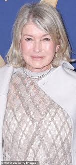 Ryan Reynolds fires back after neighbor Martha Stewart claims he 'isn't  funny' in real life