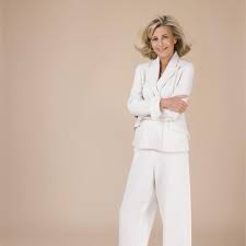 Si claire chazal est heureuse de présenter cette nouvelle émission, elle nie nie toute responsabilité quant au départ de ce dernier. L Interview Beaute De Claire Chazal Elle