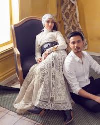 Khairul anuar anuar is a member of vimeo, the home for high quality videos and the people who love them. Kenali Faris Anuar Cinta Hati Sebenar Elfira Loy