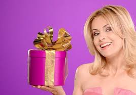 Din 30 august 2010, a început să prezintă „acces direct. Simona Gherghe Biografia Viata Personala Si Cariera Yve Ro