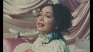 Karla Morrison's Instagram, Twitter & Facebook