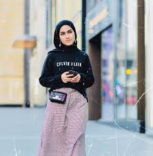 Boleh guntung ikut labuh yang rahsia gunting senget dan melawan ira kain tu la yg buat skirt kembang. 10 Idea Fesyen Berlapis Yang Buat Penampilan Hijabi Setanding Selebriti Popular No 5 Paling Unik Hijabista