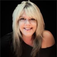 Tina Younce's Instagram, Twitter & Facebook