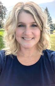 Kim Wohlers's Instagram, Twitter & Facebook