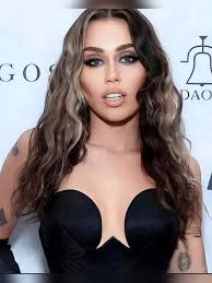 Classy USA Celeb (@classyusaceleb2) • Facebook