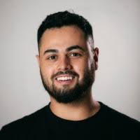 200+ perfiles de «Derek To»