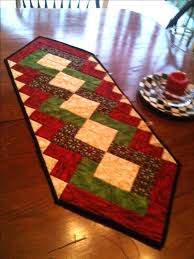 Christmas Table Runner Free Holiday Quilt Patterns Quilted Table Runners Christmas Table Runner Pattern Christmas Table Runner