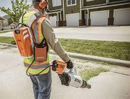 Turf Magazine Comes With Batteries Installed August 2013 Features Stihl Professional Backpack Electric Leaf Blowers