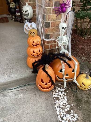 🎃 Nostalgic Halloween Decor: '90s & Early 2000s Edition