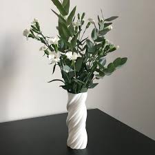 Vintage nippon morimura hand painted floral pattern 4 panel ceramic bud vase. 3d Printable Flower Swirl Vase By Thomas Buseyne