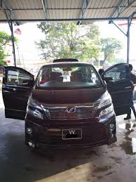Kuli, pedagang, preman, petugas, tukang ojek, supir dan lain sebagainya. Toyota Vellfire Mahal Sewa Aja Kereta Sewa Kelantan Van Sewa Kelantan