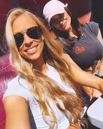 Ariana Neff's Instagram, Twitter & Facebook