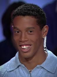 Ronaldinho got that sweater from his grandmother 💔 #foryou #footballtiktok  #edit #fy #zyxcba #viraltiktok #viral #ronaldinho