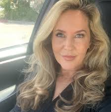 Lynn Meecham's Instagram, Twitter & Facebook