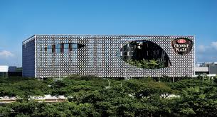 Hailed As One Of The Best Airport Hotels In The World The Crowne Plaza Changi Airport S Modern Airport Hotel Singapore Changi Airport Changi Airport Singapore