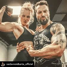 Eliška se o víkendu s maminkou, sestrou a babičkou loučila se. Marta Jandova Home Facebook