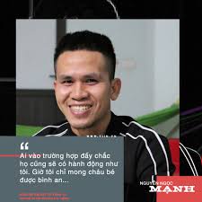 Theo nguyên tắc vật lý, tính ra sức nặng mà 'người hùng' phải chịu khi đỡ bé rơi từ tầng 13 chung cư xuống khoảng nửa tấn. 5mkmro12a Tn M